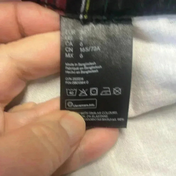 Divided red plaid pants ๐ - Picture 3 of 5